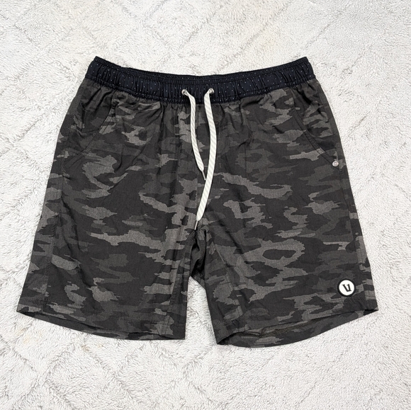 Vuori Other - Vuori Shorts Mens M Black Camo Watercolor Kore Unlined Train Casual 7.5”